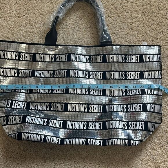 New Victoria’s Secret Sequin Zipper Zip Top Large Travel Tote - Picture 6 of 8